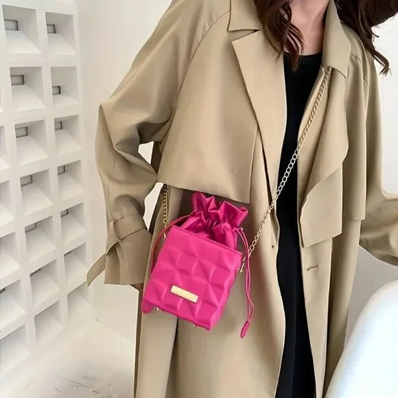 Elegant Mini Diamond Grid Crossbody Pink Bag NWT - Picture 2 of 5